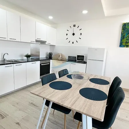 Апартаменти Alta Oura Prime By Sunny Deluxe *